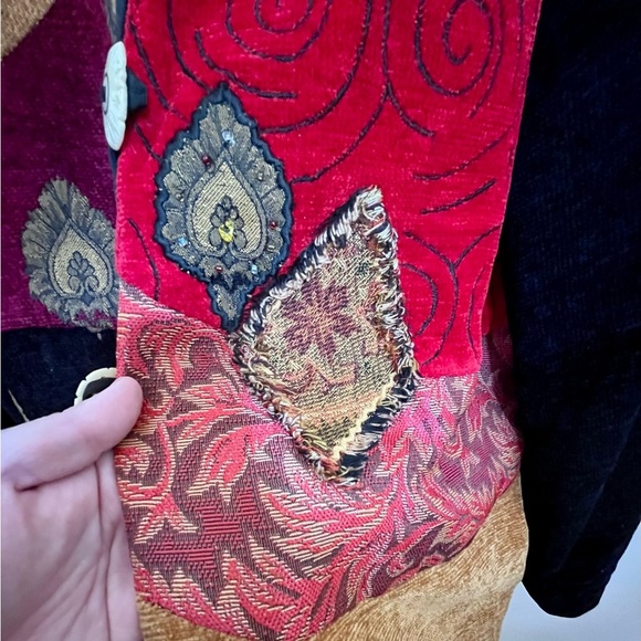 Unique and beautiful jacket. Woman size large - perfect fall fashion​ - Picture 8 of 8